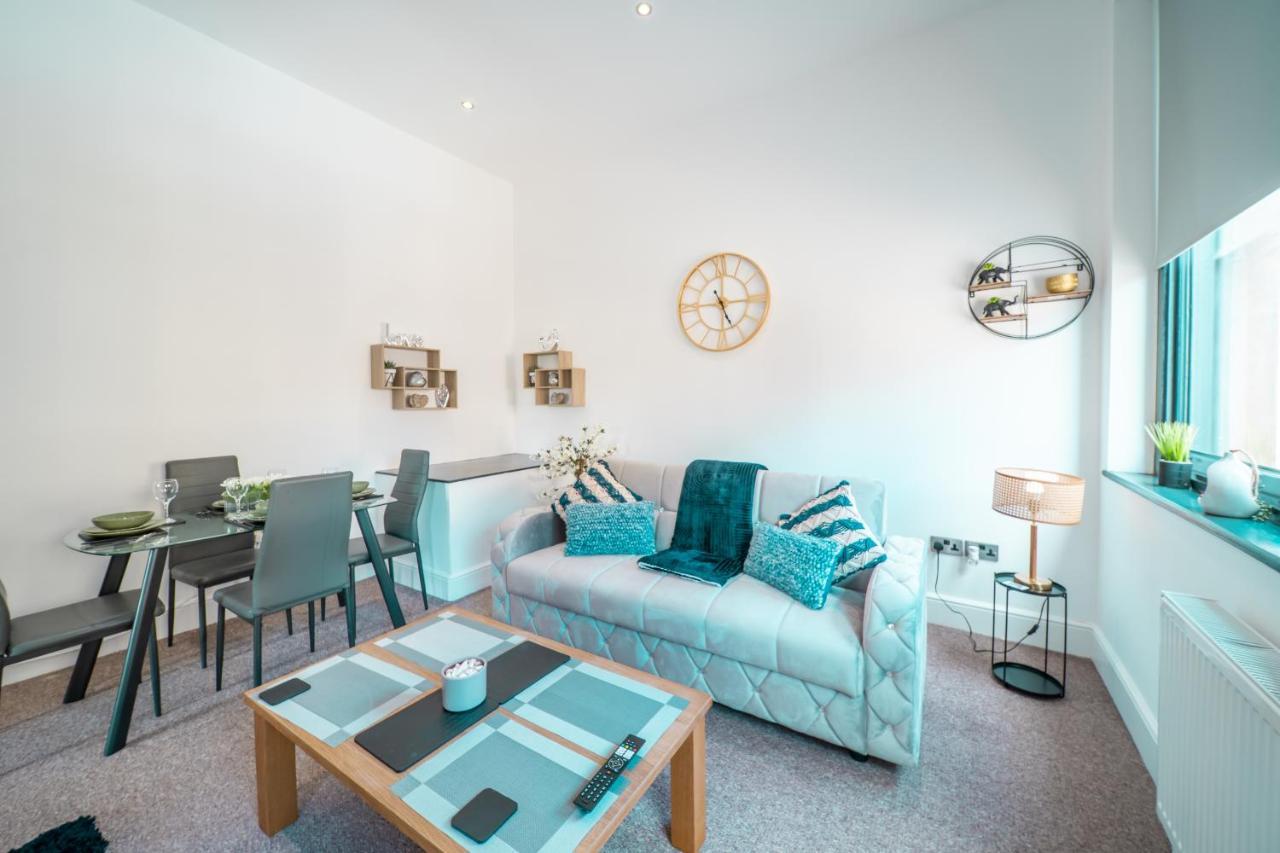 Cozy 1-Bedroom Apartment In The Heart Of Barnsley Town Centre ภายนอก รูปภาพ