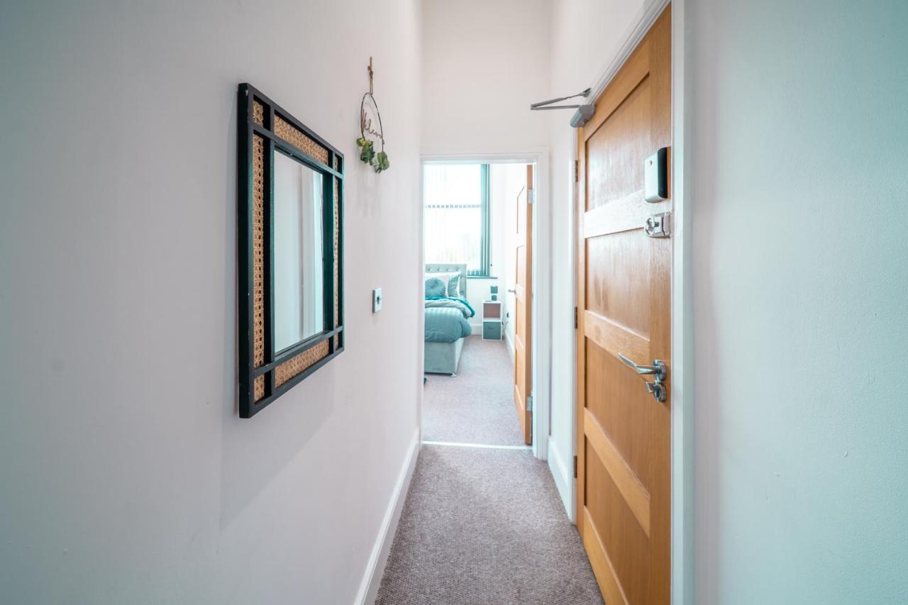Cozy 1-Bedroom Apartment In The Heart Of Barnsley Town Centre ภายนอก รูปภาพ
