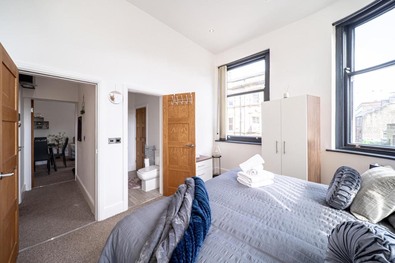 Cozy 1-Bedroom Apartment In The Heart Of Barnsley Town Centre ภายนอก รูปภาพ