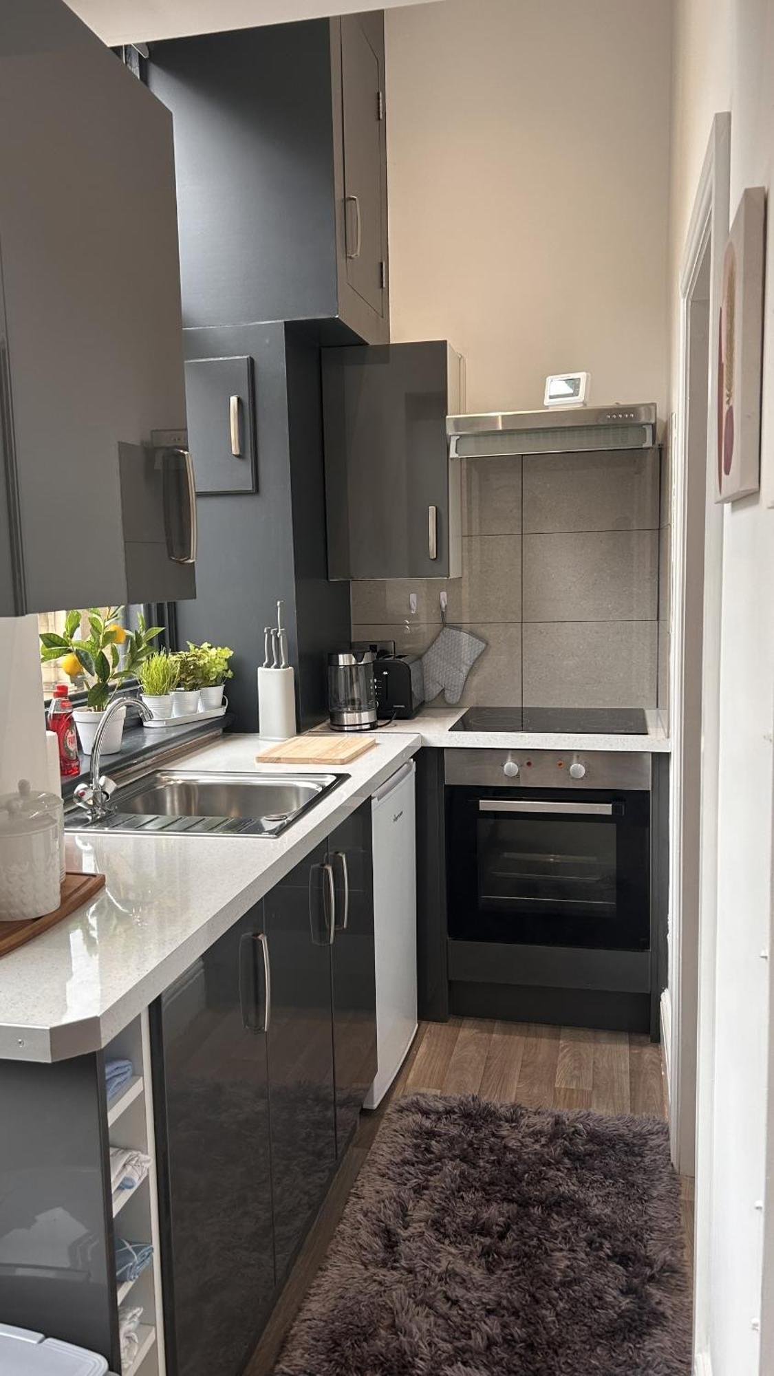 Cozy 1-Bedroom Apartment In The Heart Of Barnsley Town Centre ภายนอก รูปภาพ