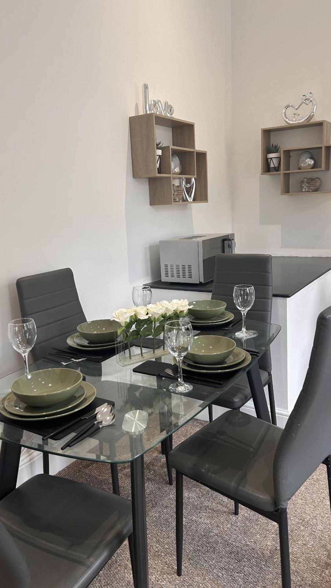 Cozy 1-Bedroom Apartment In The Heart Of Barnsley Town Centre ภายนอก รูปภาพ