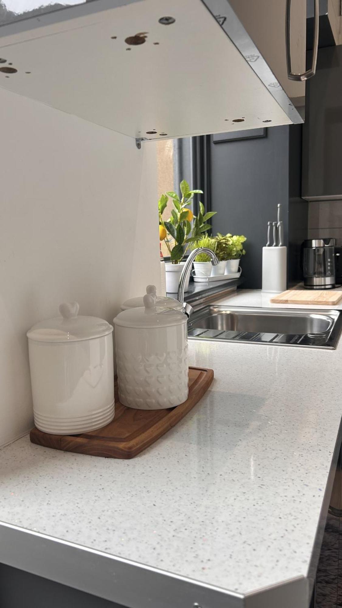 Cozy 1-Bedroom Apartment In The Heart Of Barnsley Town Centre ภายนอก รูปภาพ